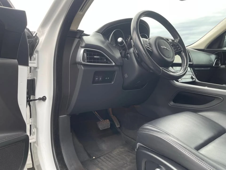 2020 Jaguar F-Pace - Image 10 of 20