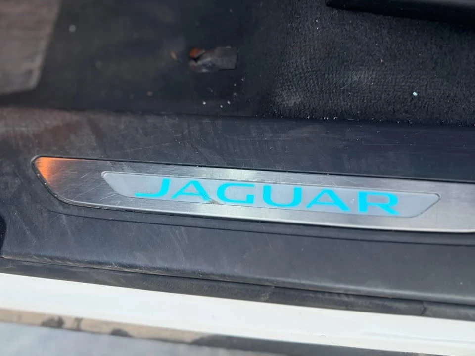 2020 Jaguar F-Pace - Image 8 of 15