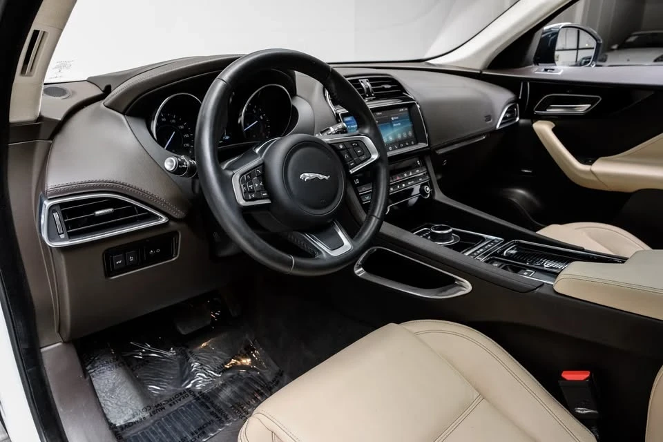 2020 Jaguar F-Pace - Image 3 of 18