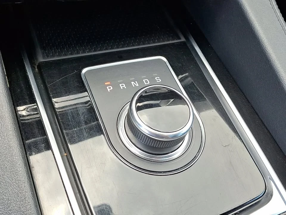 2020 Jaguar F-Pace - Image 15 of 20