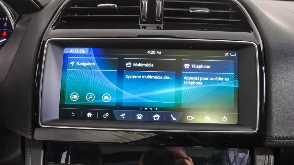 2020 Jaguar F-Pace - Image 14 of 20