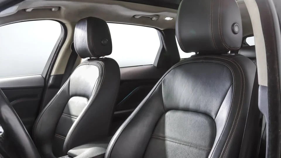 2020 Jaguar F-Pace - Image 17 of 20