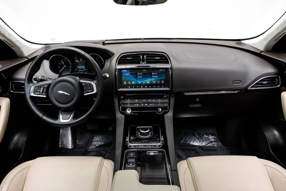 2020 Jaguar F-Pace - Image 15 of 19