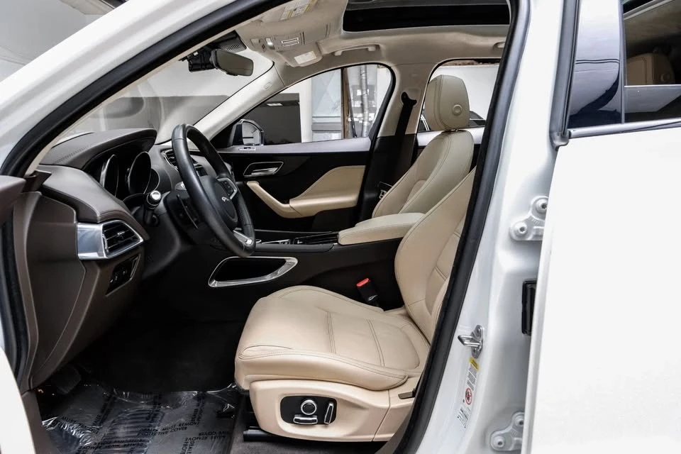 2020 Jaguar F-Pace - Image 4 of 19