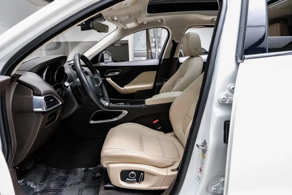 2020 Jaguar F-Pace - Image 3 of 19
