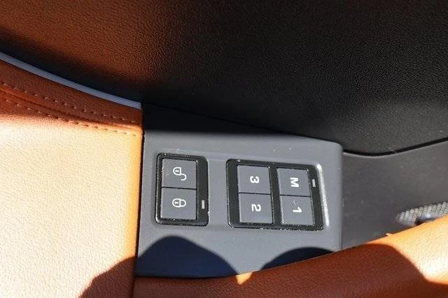 2020 Jaguar F-Pace - Image 13 of 15