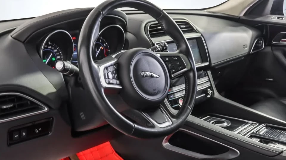2020 Jaguar F-Pace - Image 11 of 20