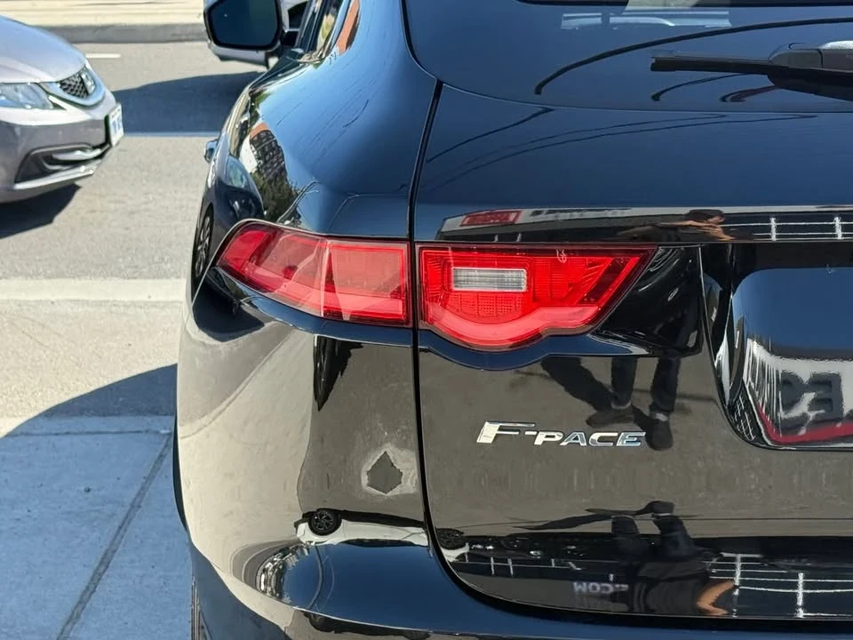 2020 Jaguar F-Pace - Image 11 of 20