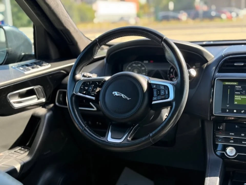 2020 Jaguar F-Pace - Image 17 of 20