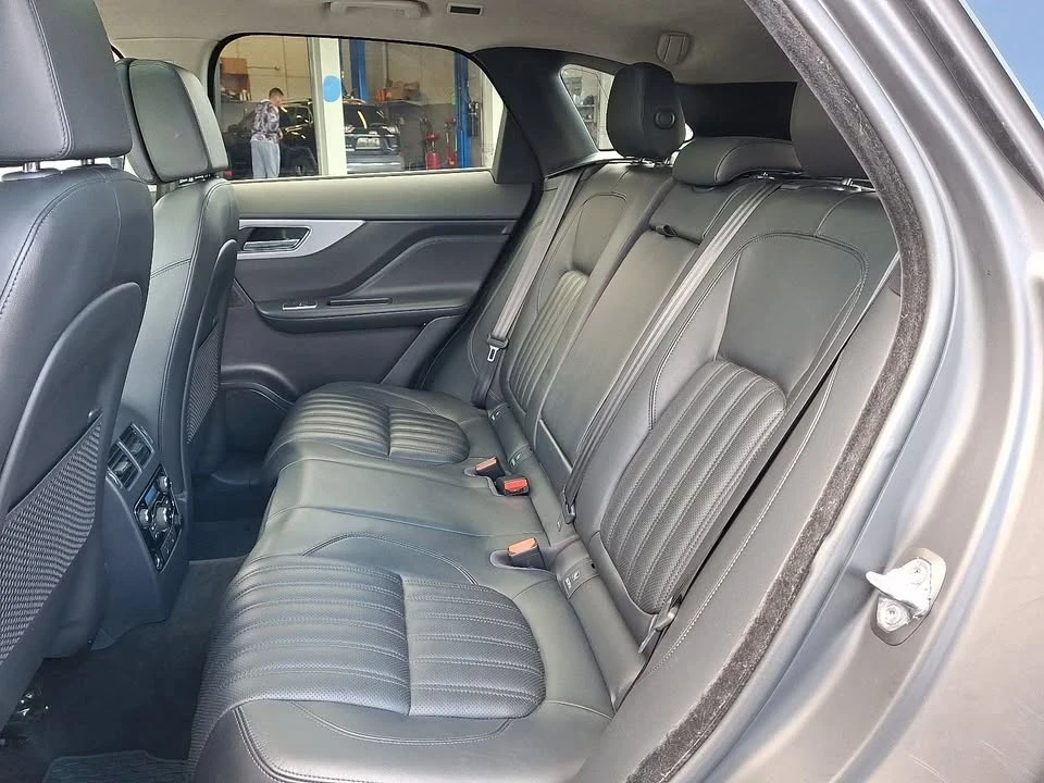 2020 Jaguar F-Pace - Image 10 of 20