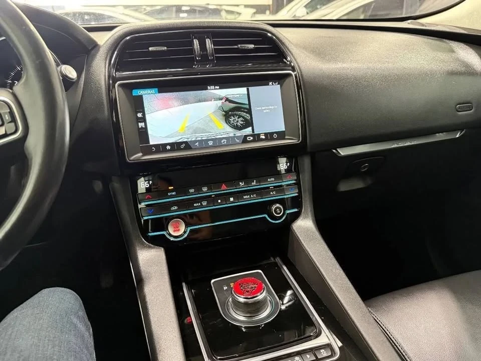 2020 Jaguar F-Pace - Image 10 of 19