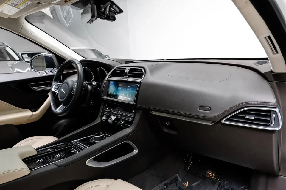 2020 Jaguar F-Pace - Image 14 of 19