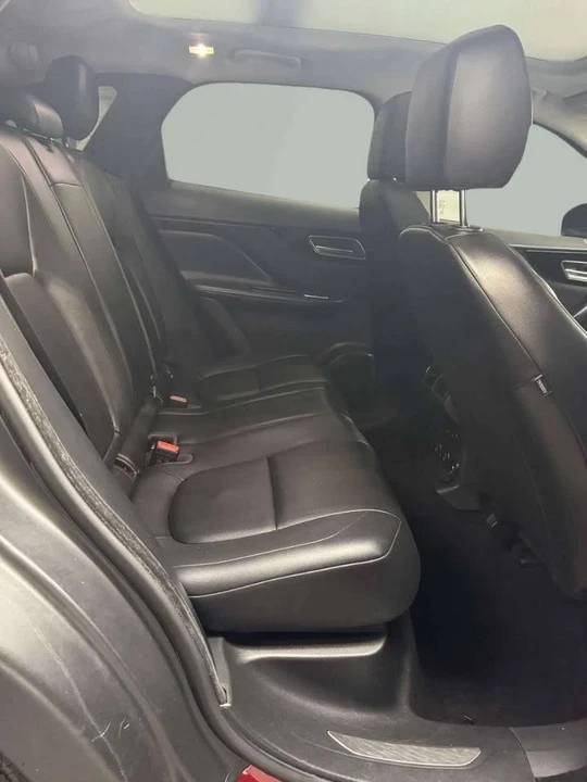 2020 Jaguar F-Pace - Image 7 of 7
