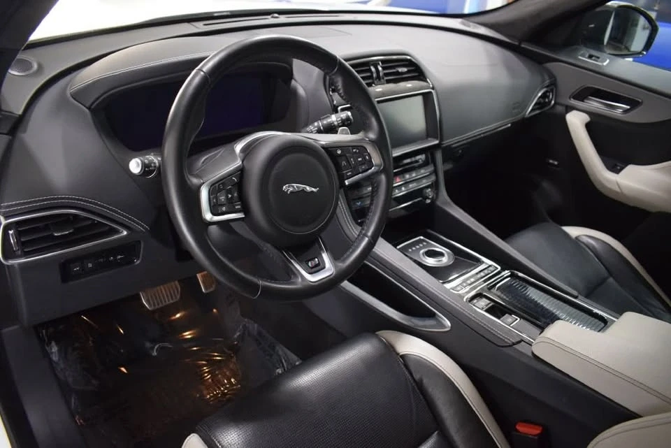 2020 Jaguar F-Pace - Image 8 of 20