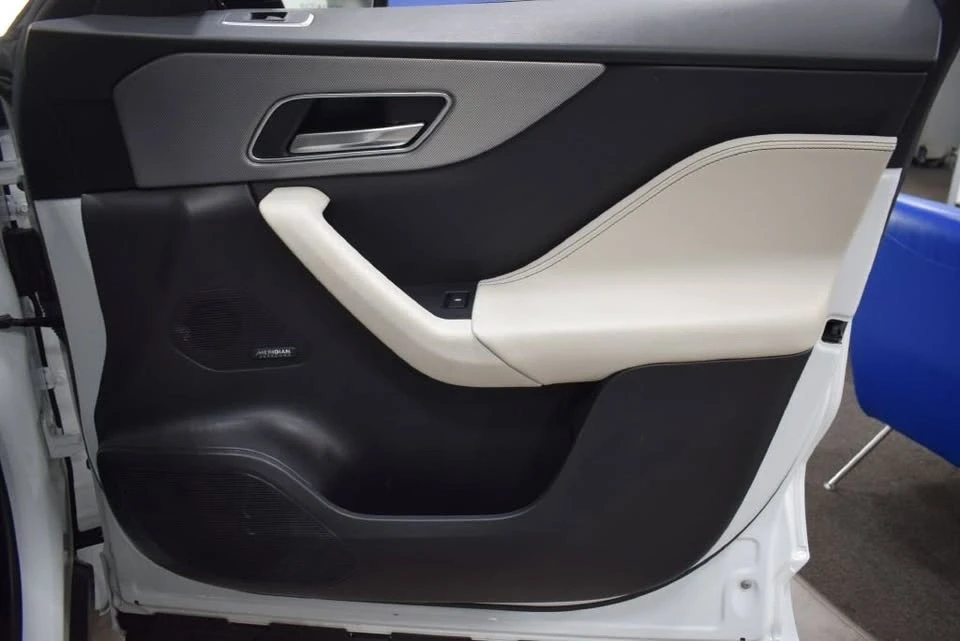 2020 Jaguar F-Pace - Image 19 of 20