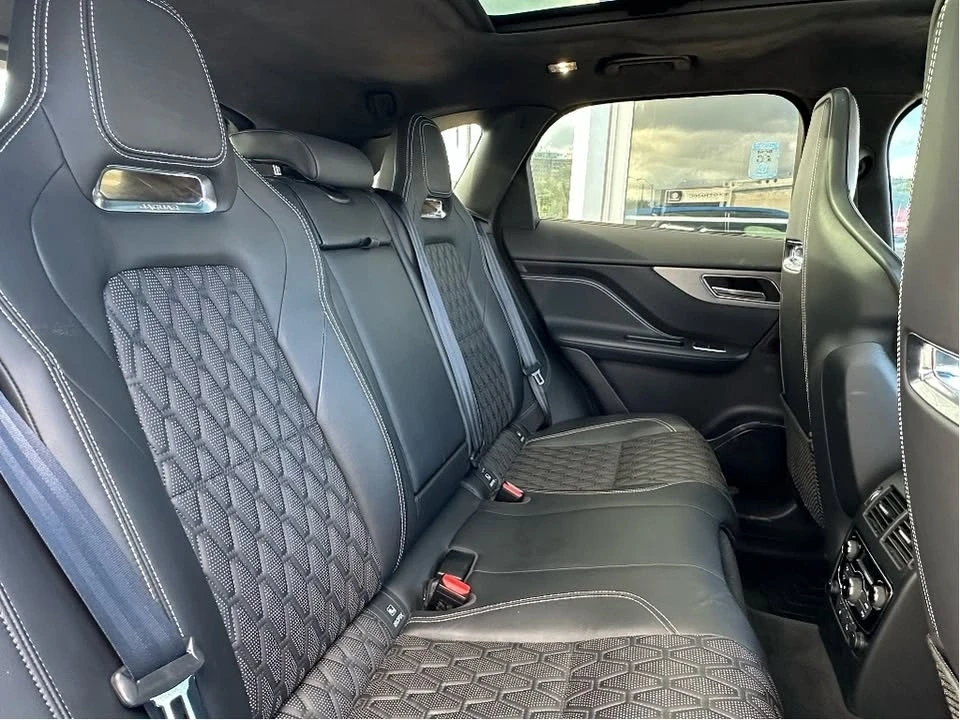 2020 Jaguar F-Pace - Image 15 of 18