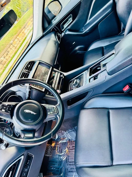 2020 Jaguar F-Pace - Image 8 of 19