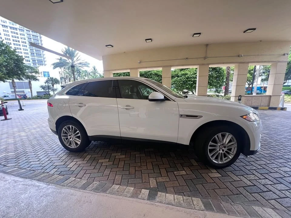 2020 Jaguar F-Pace - Image 2 of 7