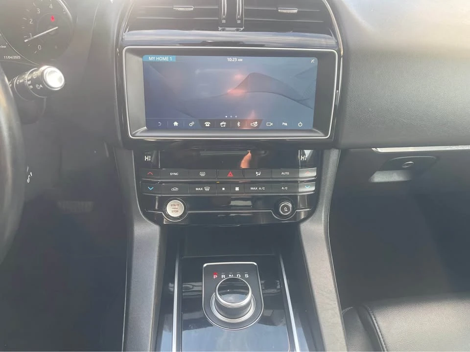 2020 Jaguar F-Pace - Image 10 of 13