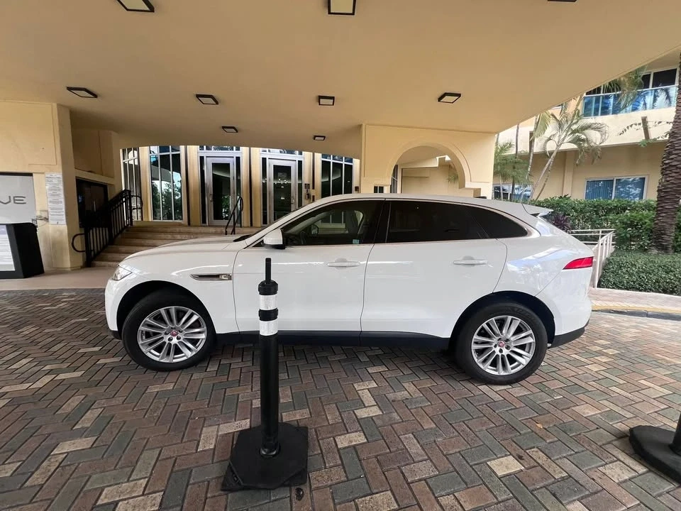 2020 Jaguar F-Pace - Image 5 of 7