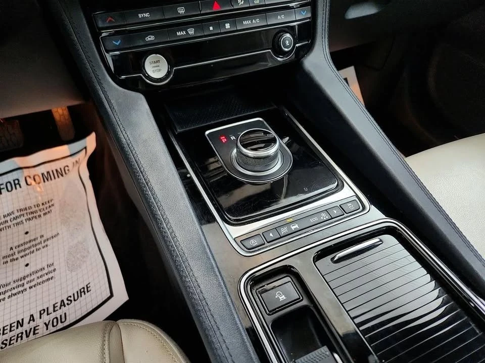 2020 Jaguar F-Pace - Image 19 of 20