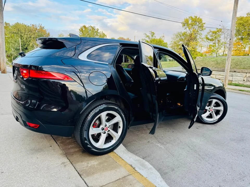 2020 Jaguar F-Pace - Image 2 of 19