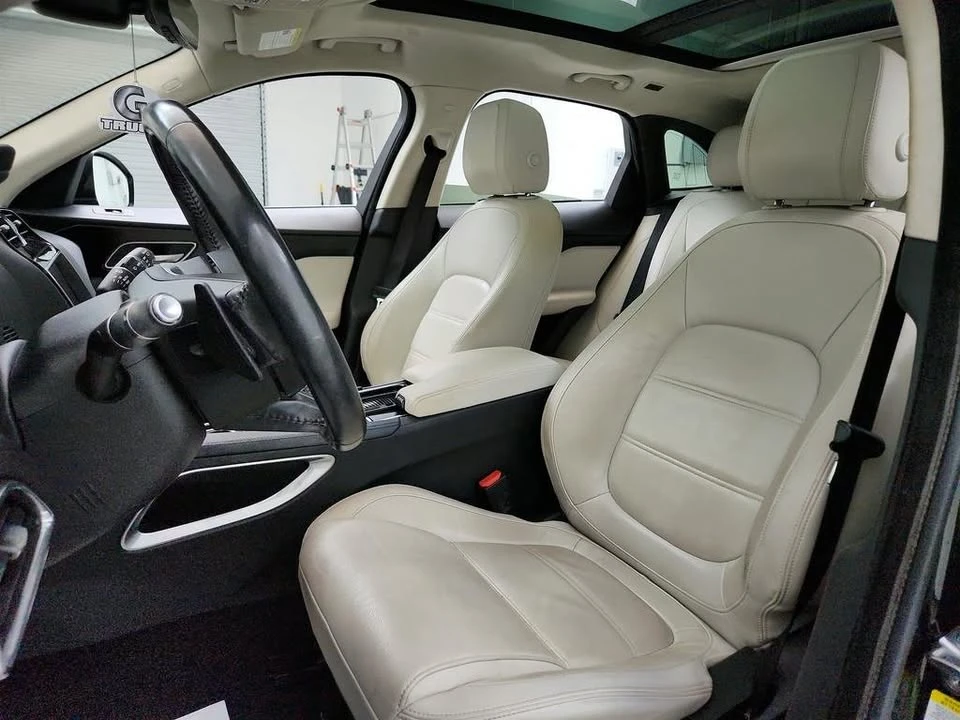 2020 Jaguar F-Pace - Image 14 of 20