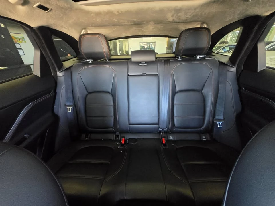 2020 Jaguar F-Pace - Image 16 of 18