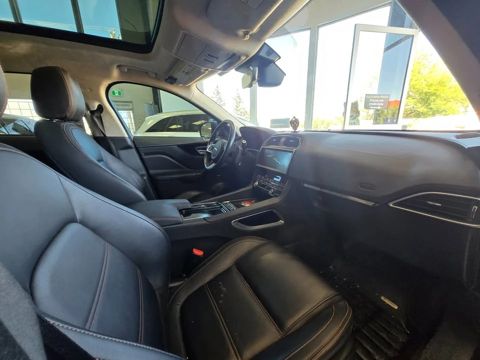 2020 Jaguar F-Pace - Image 9 of 18