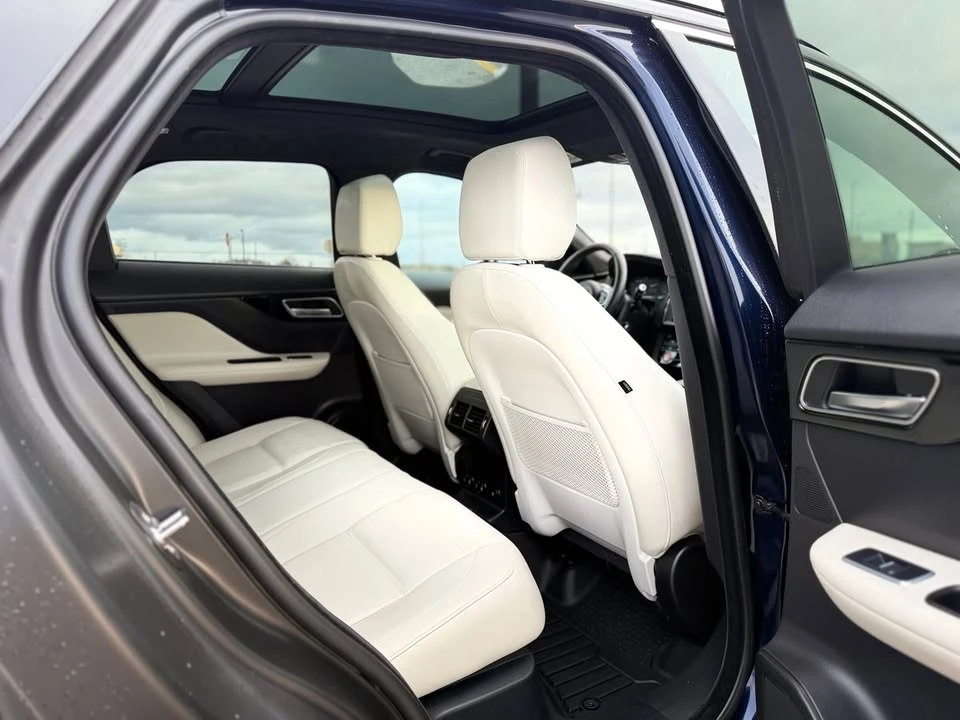 2020 Jaguar F-Pace - Image 11 of 17