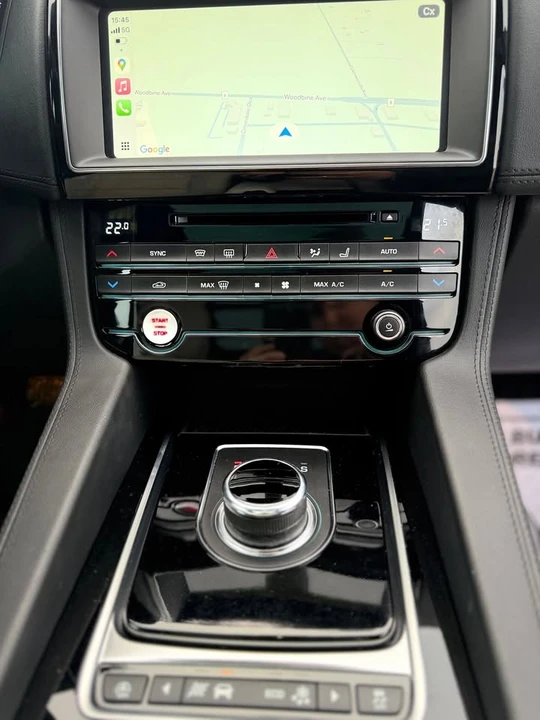 2020 Jaguar F-Pace - Image 15 of 17