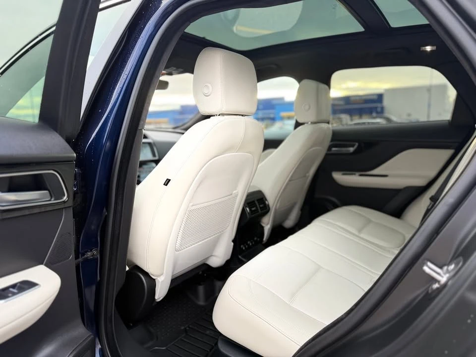 2020 Jaguar F-Pace - Image 10 of 17