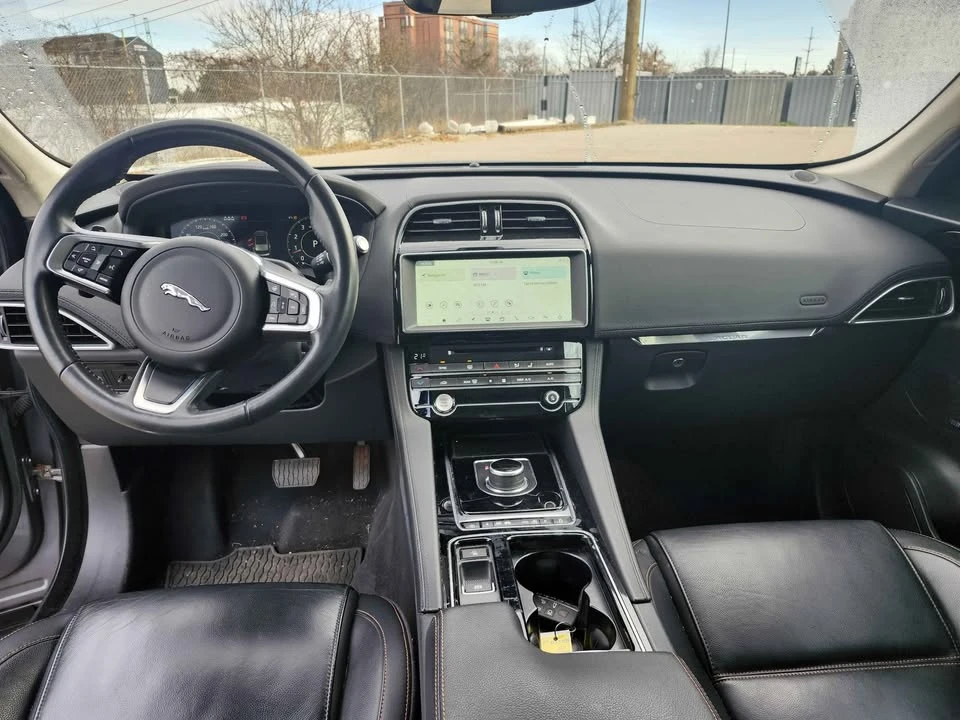 2020 Jaguar F-Pace - Image 5 of 15