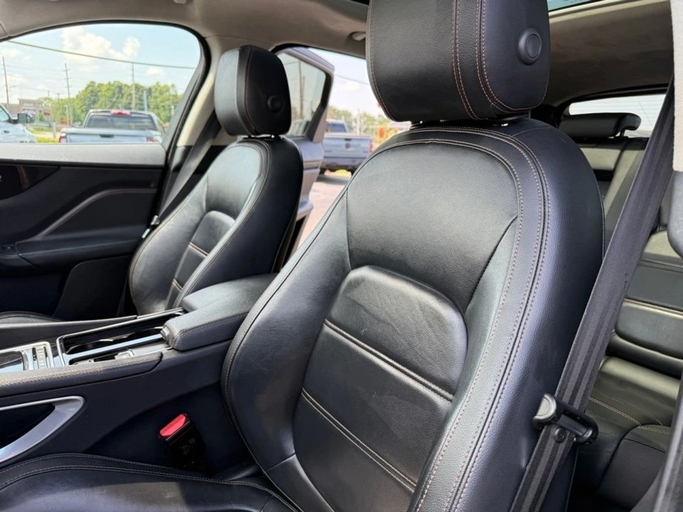 2020 Jaguar F-Pace - Image 12 of 20