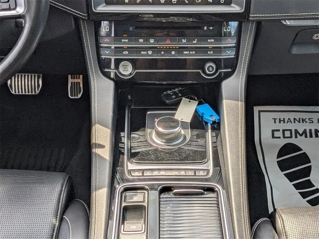 2020 Jaguar F-Pace - Image 17 of 20