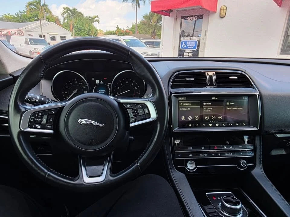 2020 Jaguar F-Pace - Image 14 of 19