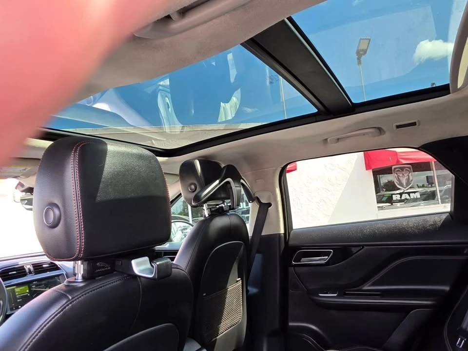 2020 Jaguar F-Pace - Image 11 of 19
