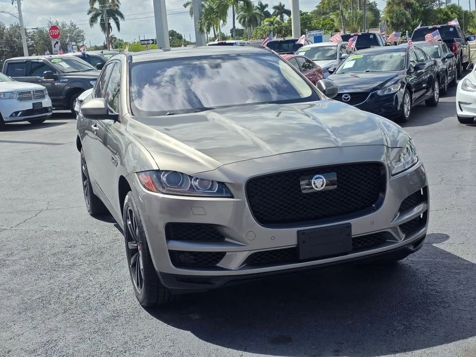 2020 Jaguar F-Pace - Image 3 of 19