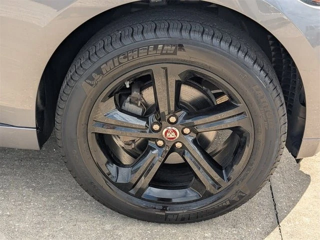 2020 Jaguar F-Pace - Image 11 of 20