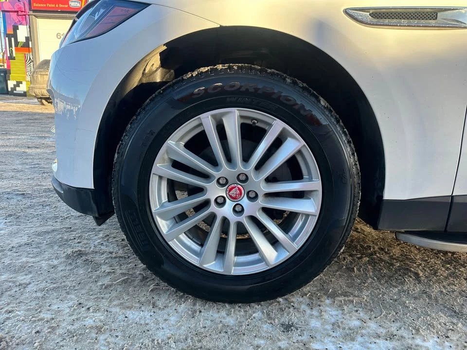 2020 Jaguar F-Pace - Image 10 of 16