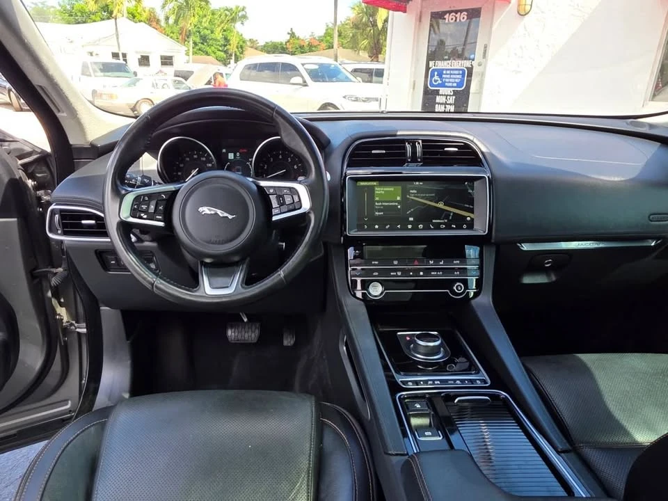 2020 Jaguar F-Pace - Image 13 of 19