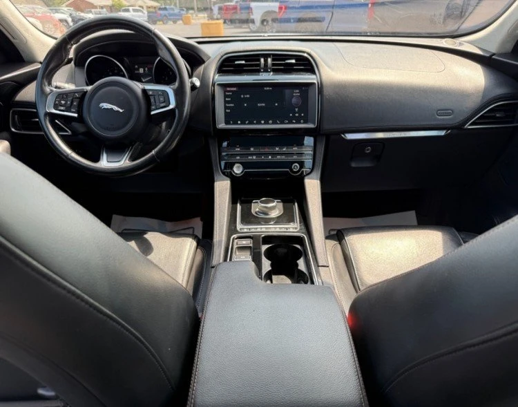 2020 Jaguar F-Pace - Image 8 of 12