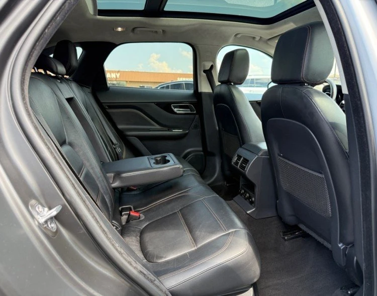 2020 Jaguar F-Pace - Image 11 of 12