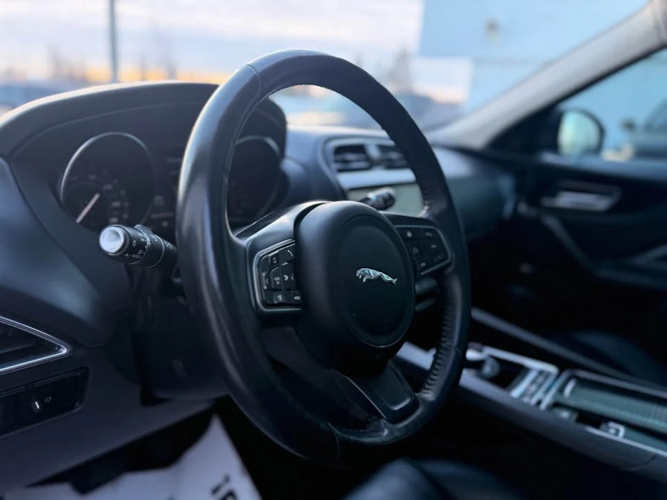 2020 Jaguar F-Pace - Image 12 of 15