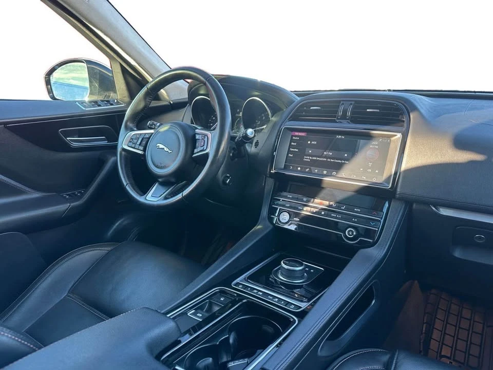 2020 Jaguar F-Pace - Image 8 of 13