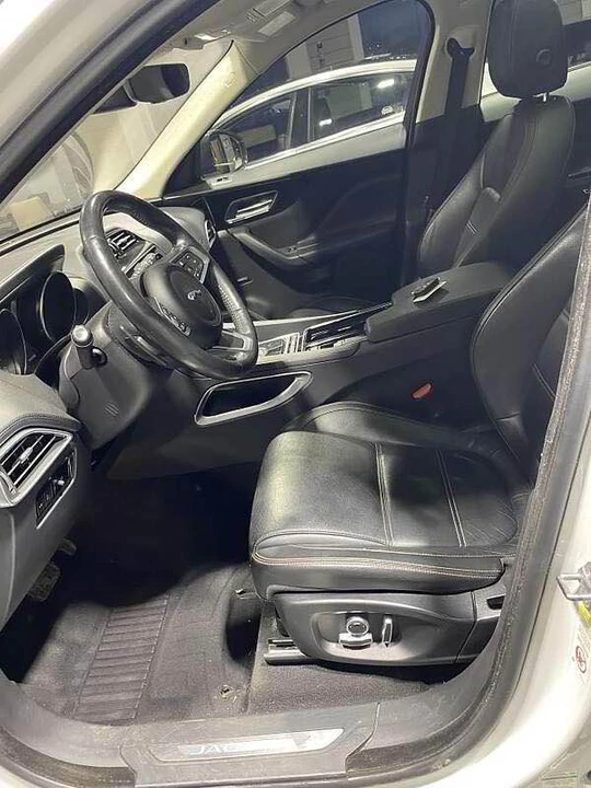 2020 Jaguar F-Pace - Image 9 of 12