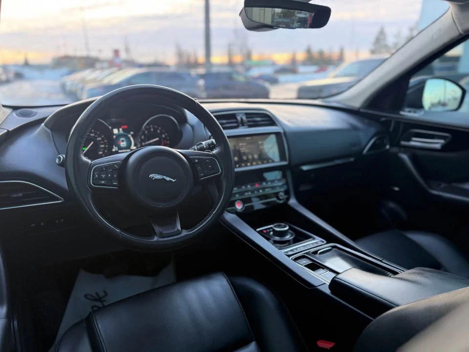 2020 Jaguar F-Pace - Image 11 of 15