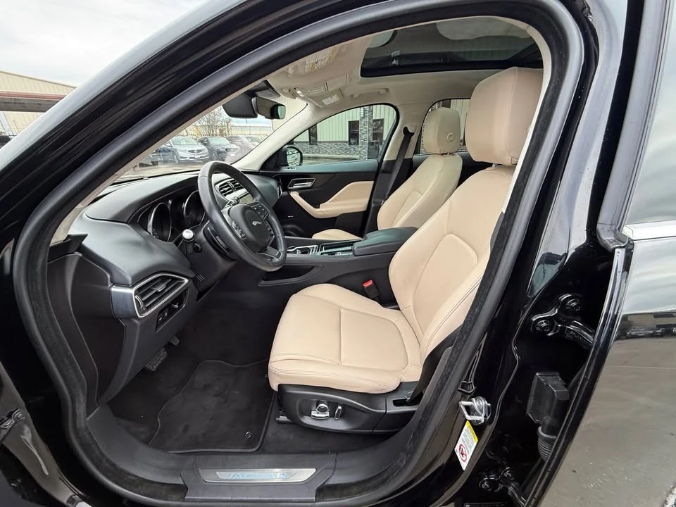 2020 Jaguar F-Pace - Image 12 of 20