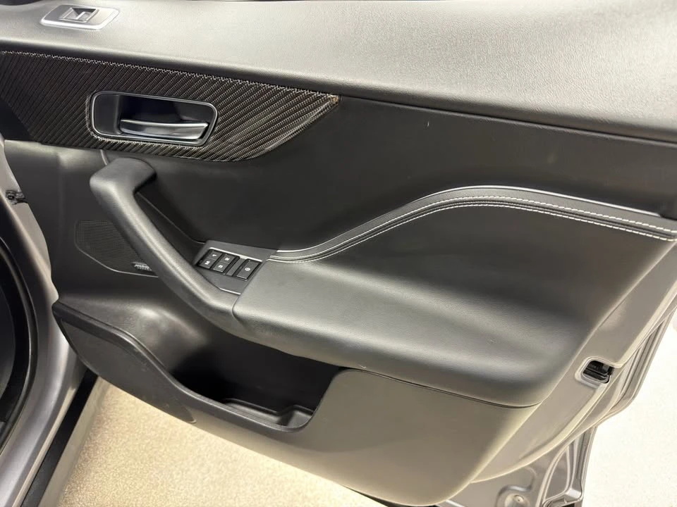2020 Jaguar F-Pace - Image 11 of 18