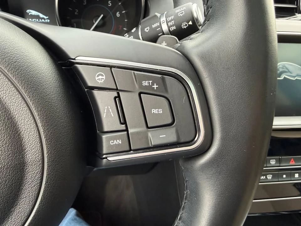 2020 Jaguar F-Pace - Image 19 of 20
